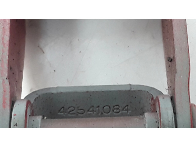 Петля (петли) задней крышки