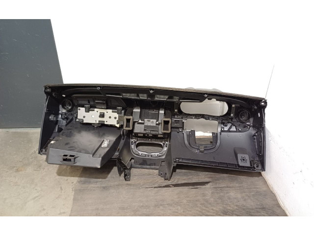 Панель приборов 681006566R Dacia Duster