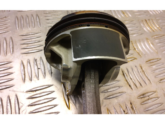 Píst 51705181, AD9205 Alfa Romeo Stelvio