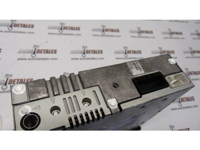 Радио/ проигрыватель CD/DVD / навигация