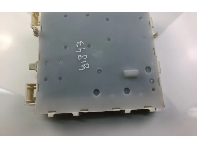 Блок предохранителей  32268107AB   Volvo XC40    