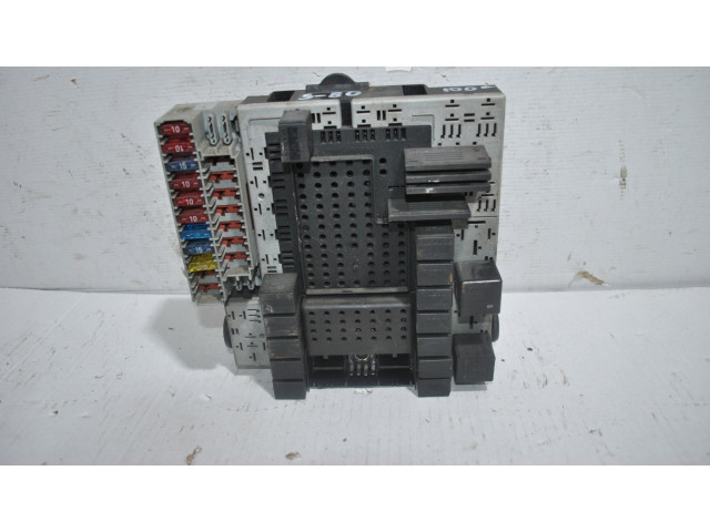 Блок предохранителей 9401802 Volvo S60