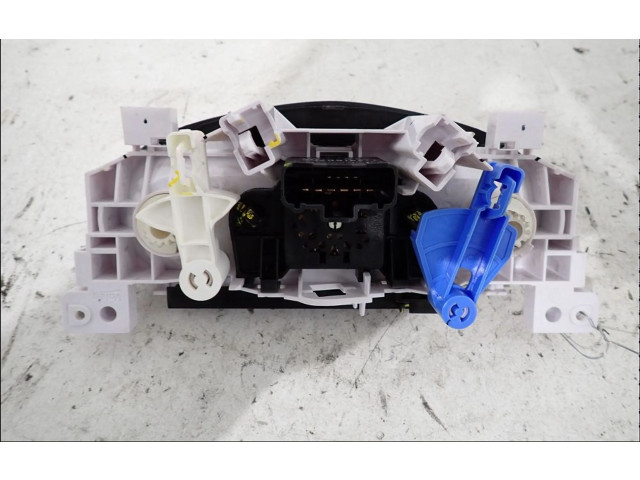 Блок управления климат-контролем 6001551800 Dacia Duster