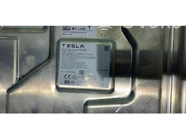 Řídící jednotka 1684435-00-J   Tesla Model 3 2021