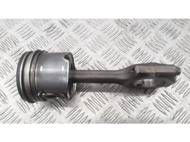 Píst B774, 939A1000   Alfa Romeo 159  pro naftový motor 1.9 939A1000 