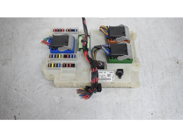 Блок предохранителей Volvo S60