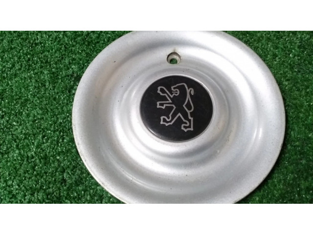 Заводская крышка (крышки) от центрального отверстия колеса