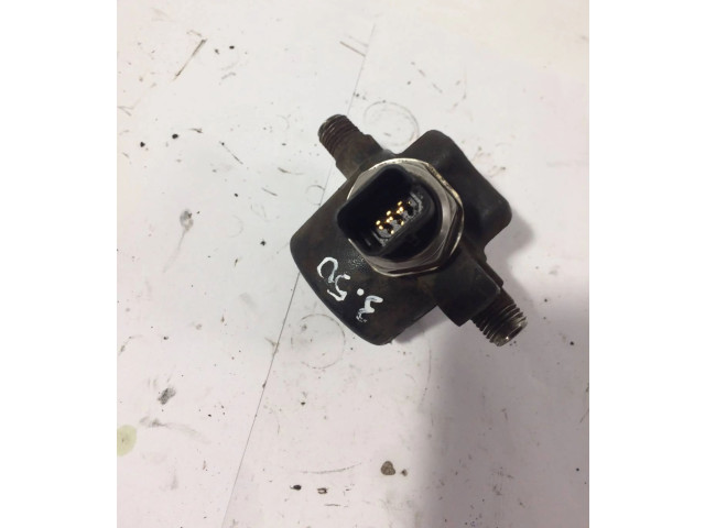 Топливная рампа 8200379933, H8200334367   Renault Clio III  