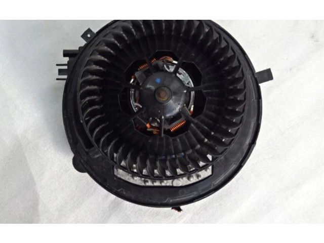 Вентилятор печки 5Q1819021H Audi A1