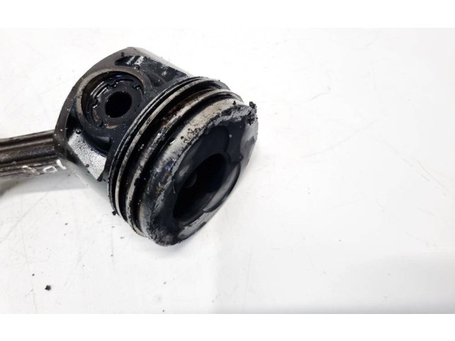  Поршень с шатуном    Volvo S80  