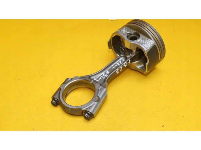 Поршень с шатуном    Subaru Forester SJ       