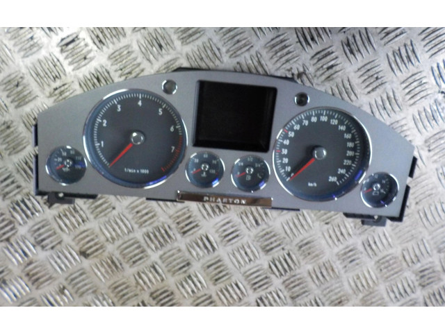 Панель приборов 3D0920881R Volkswagen Phaeton