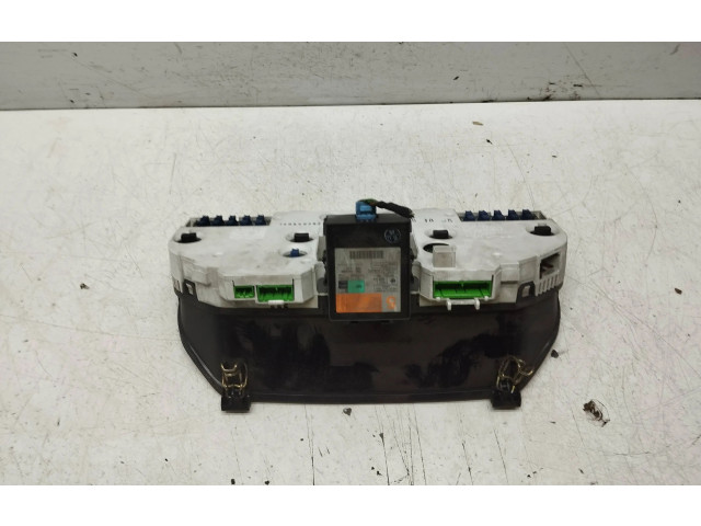 Панель приборов    Volvo V70       