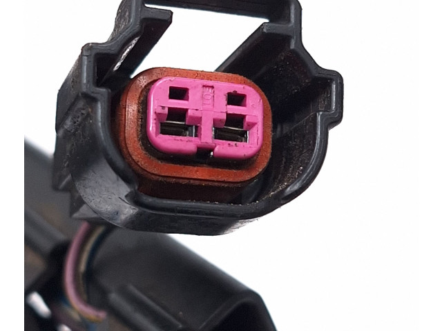 Форсунка 03E971824 Skoda Fabia Mk1 (6Y) AZQ