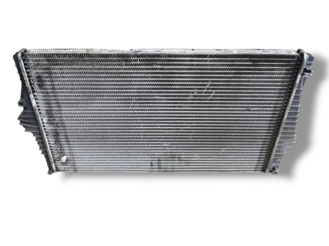 Радиатор интеркулера 31274553 Volvo XC90 для двигателя D5244T4