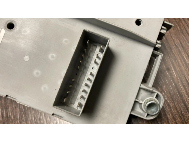 Блок предохранителей 1361296080 Buick Regal