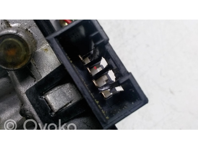 Двигатель стеклоочистителей