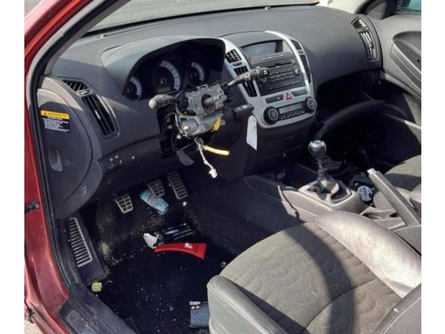 Дисплей       KIA Pro Cee'd I