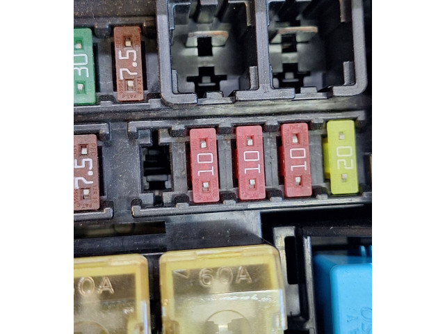 Pojistková skříňka 8264175070, 311100211 Toyota Prius (XW30) 2013