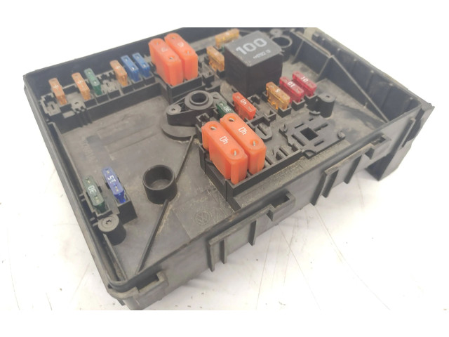 Блок предохранителей 1K0937125A, 1086   Volkswagen Caddy    