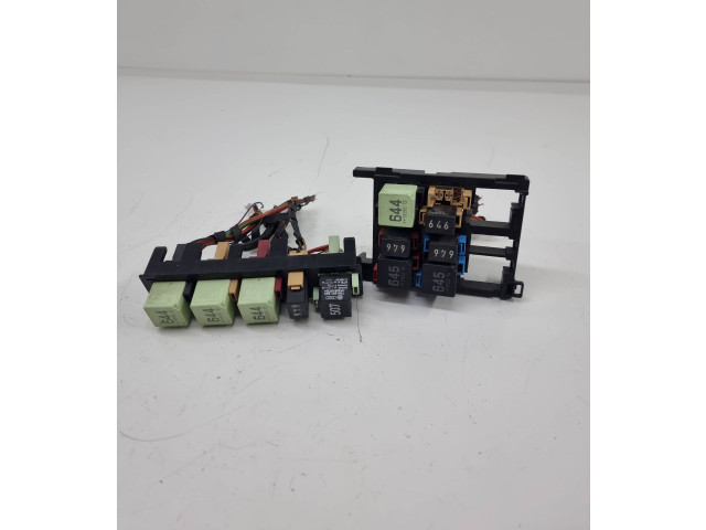 Pojistková skříňka Volkswagen Tiguan 2012