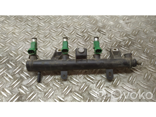 Топливная рампа 9655833580, 01F02323992 Citroen C2 1.4