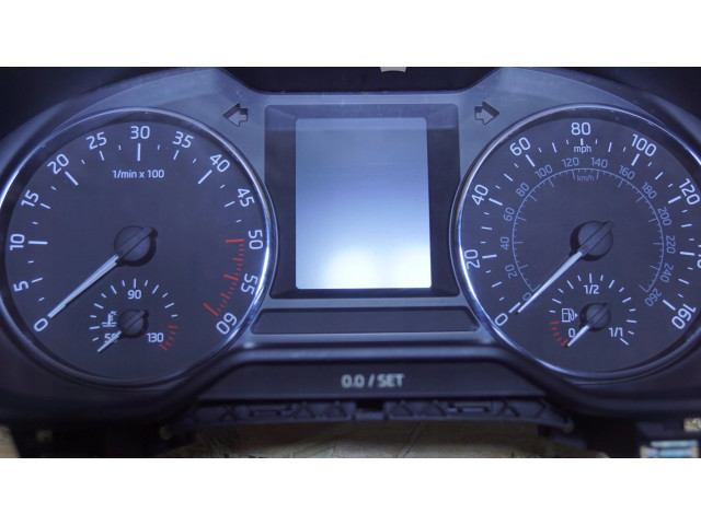 Панель приборов 5E0920951   Skoda Octavia Mk3 (5E)       