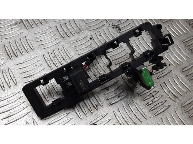 Блок предохранителей 1K2937503A, 10K705EA   Audi A3 S3 8P    