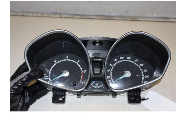 Панель приборов    Ford B-MAX       