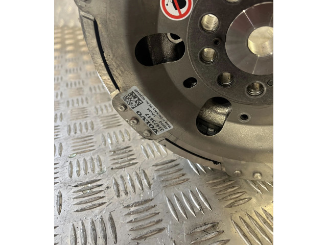 Генератор 31473617   Volvo XC90      