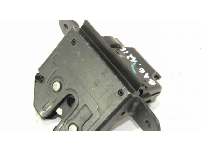 Замок задней крышки