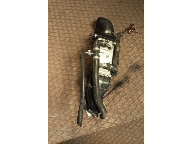 Радиатор интеркулера Audi A1 2010 - 2018 года 04B145749K, DF524003