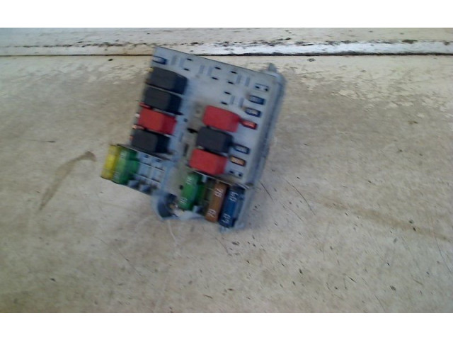   Pojistková skříňka    Fiat Stilo 2002