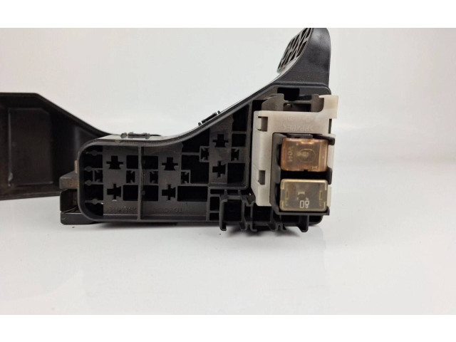 Блок предохранителей 8274113020 Toyota Corolla Verso AR10