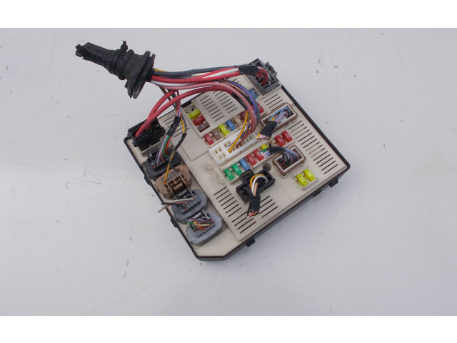 Блок предохранителей 284B68372R, 284B68372R   Renault Megane III    