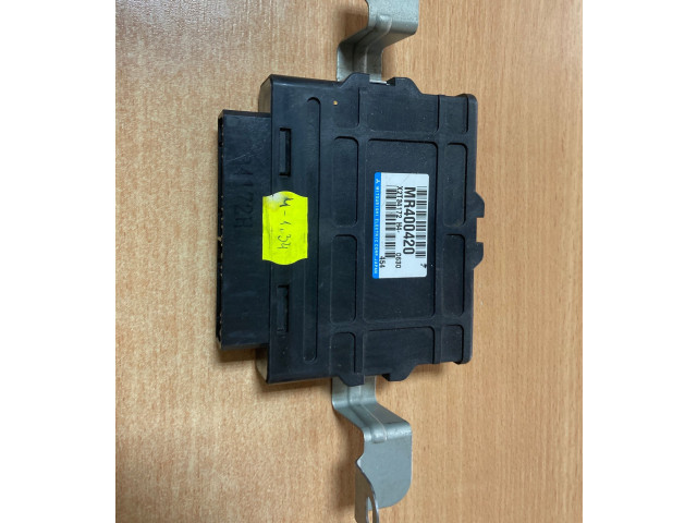 Блок управления АБС MR400420, X2T34172   Mitsubishi Pajero