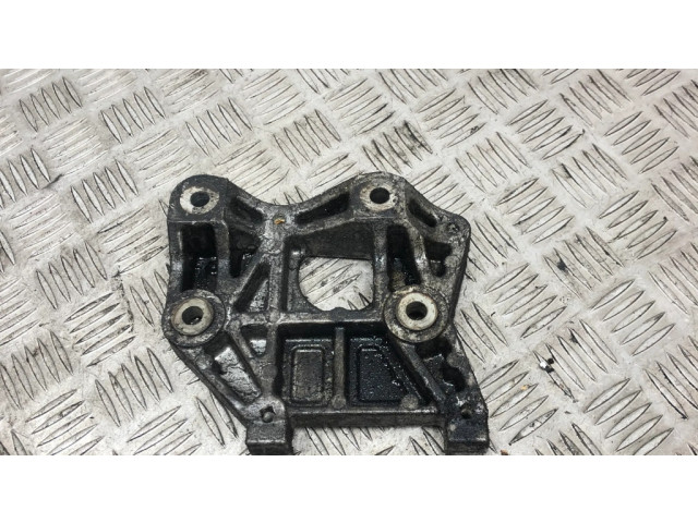 Кронштейн компрессора кондиционера воздуха