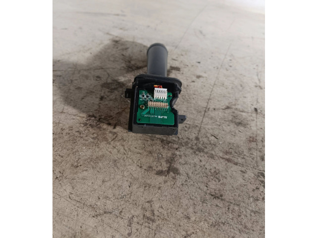 Ручка стеклоочистителей Volvo V70