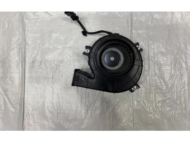 Вентилятор радиатора 670156431 Maserati Grecale