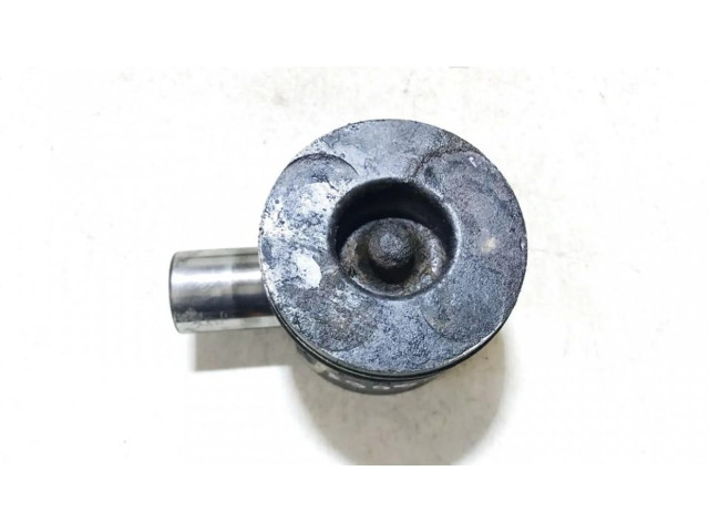 Píst Toyota Avensis Verso pro naftový motor 2.0