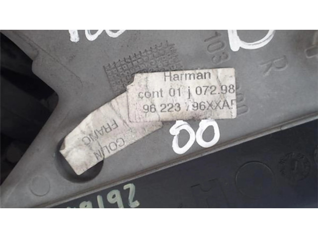 Zpětné zrcátko pravé Peugeot 106 1994 2645000