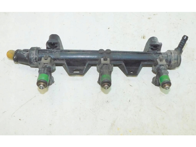 Топливная рампа 03E906031   Skoda Fabia Mk1 (6Y)  