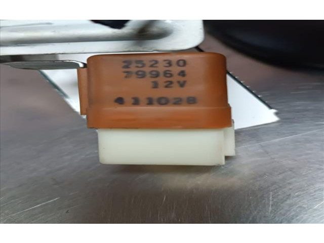 Pojistková skříňka 25230 Nissan Murano Z51 2010