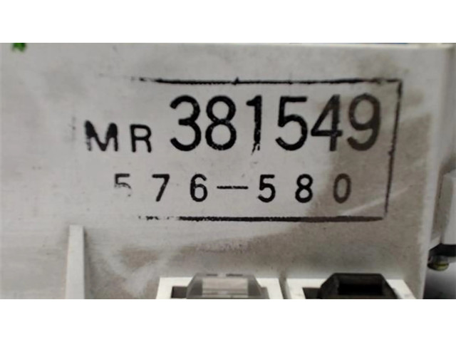 Přístrojová deska Mitsubishi Space Wagon 1998 381549