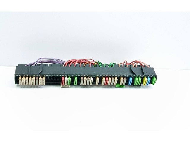 Pojistková skříňka 8366570 BMW 5 E39 2001