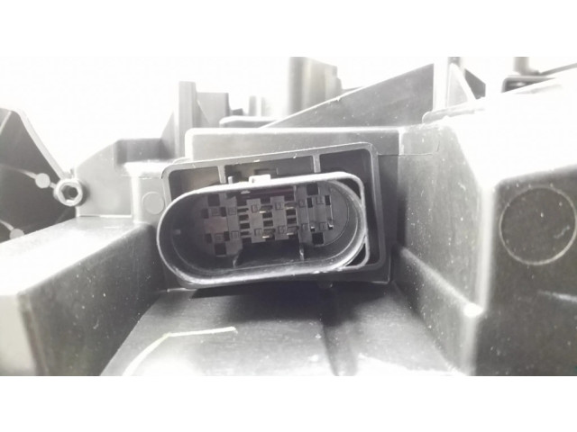 Передняя фара  