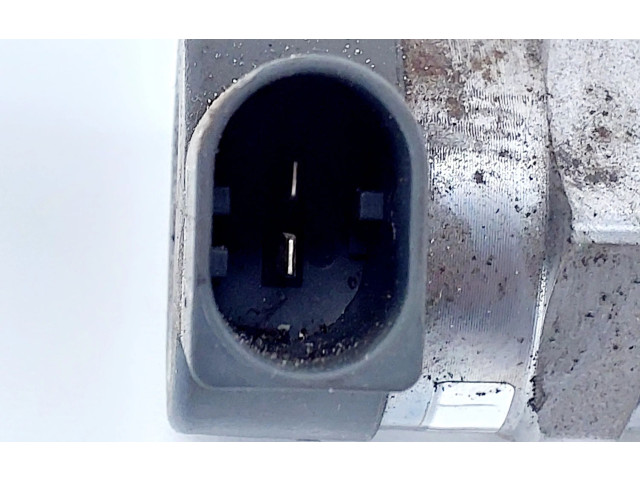 Топливная рампа 04L089B Skoda Octavia Mk3 (5E)