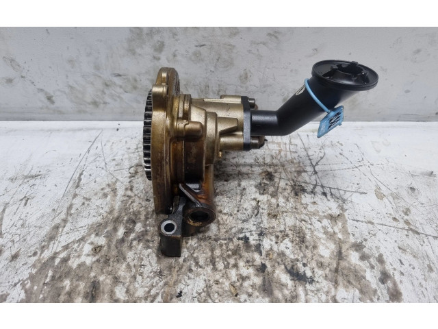 Масляный насос   03F115105D  Skoda Fabia Mk3 (NJ) 