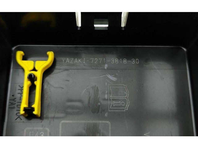 Блок предохранителей 7271381830 Maserati Ghibli