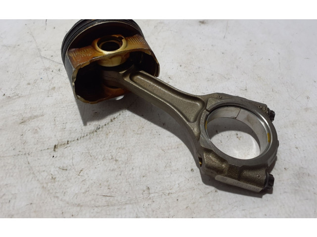  Поршень с шатуном FB20 12013AC050  Subaru Forester SK  